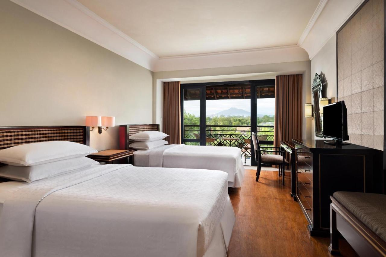 Mustika Yogyakarta Resort And Spa Maguwo Exterior foto