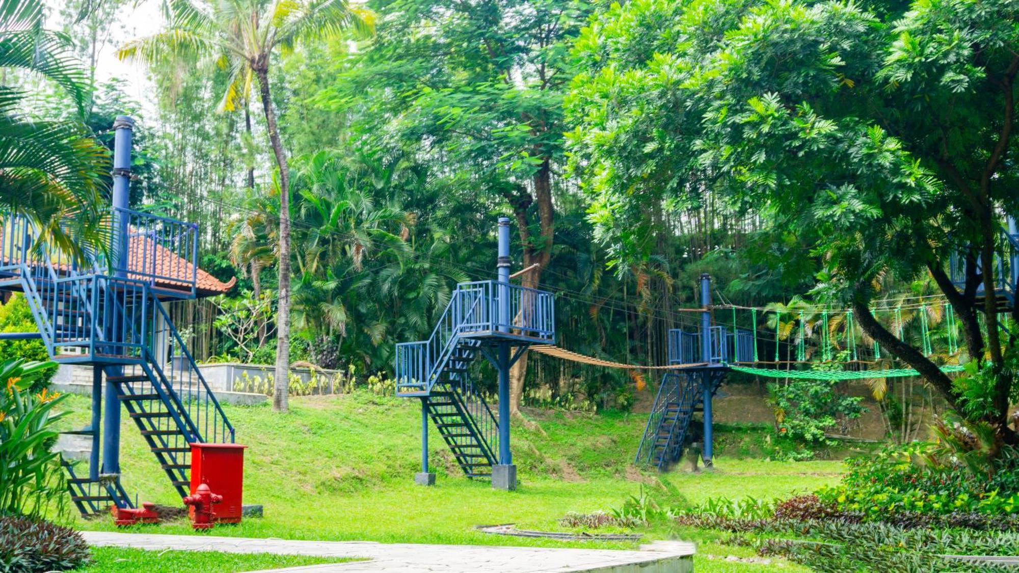 Mustika Yogyakarta Resort And Spa Maguwo Exterior foto